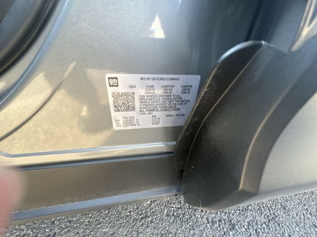 Used 2025 Sterling Gray Metallic Chevrolet LT image 33