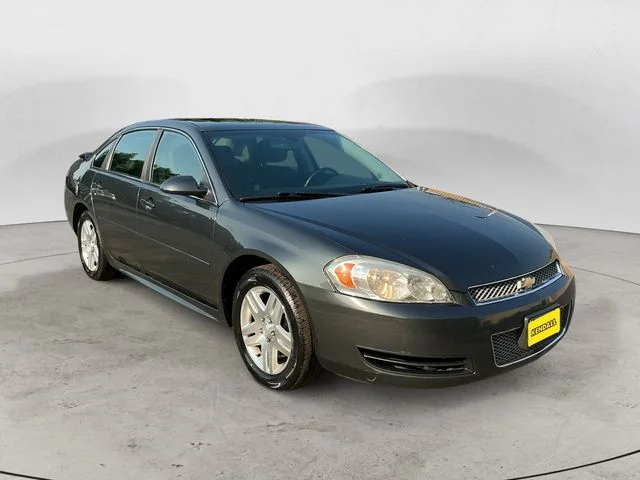 Used 2012 Gray Chevrolet LT image 3