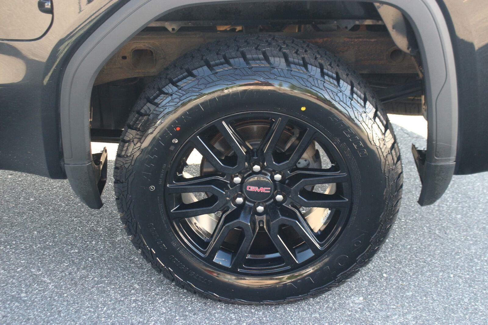 Used 2020 ONYX BLACK GMC Elevation image 37