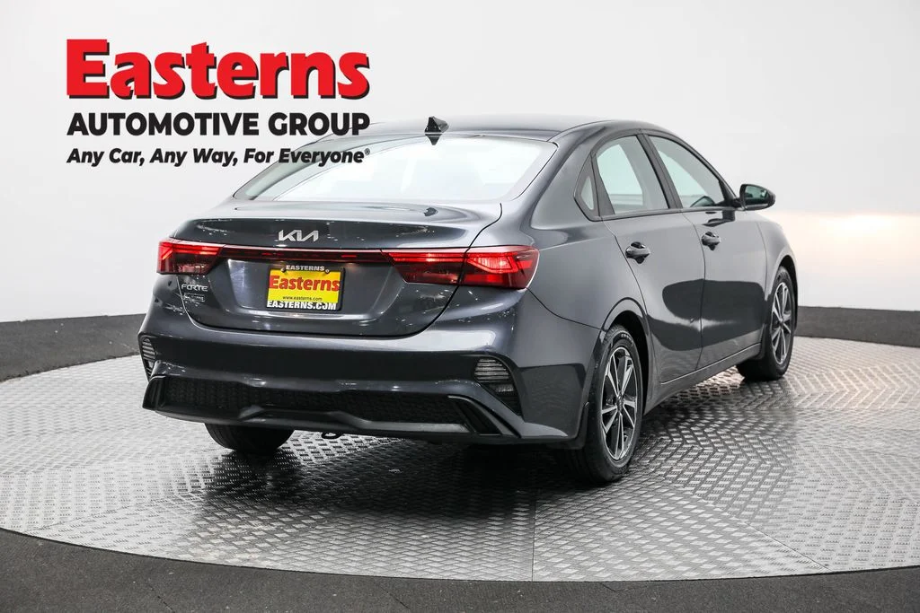 Used 2023 Gray Kia LXS image 5