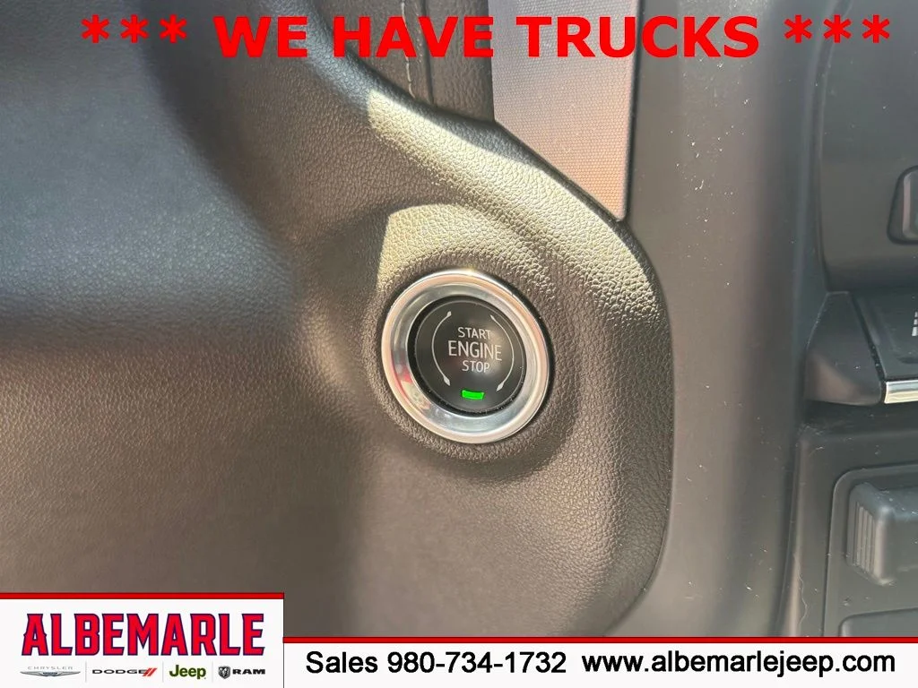 Used 2020 White GMC SLT image 21