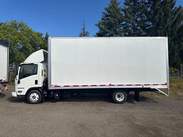 Used 2024 White Isuzu Box Truck image 3