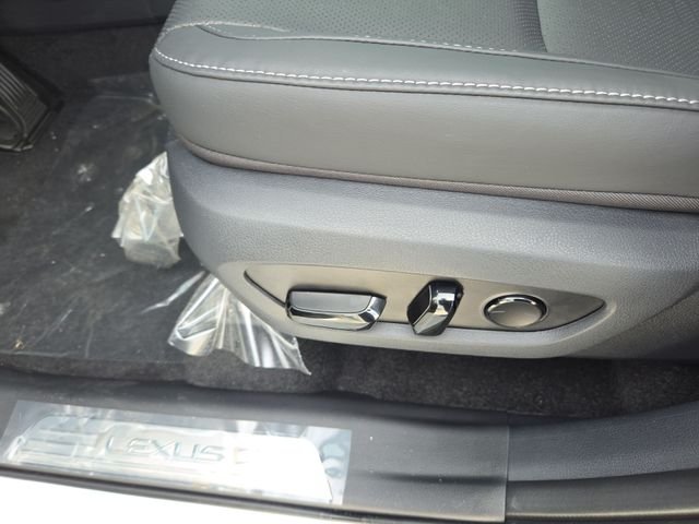 New 2026 Wind Chill Pearl Lexus PREMIUM AWD image 12
