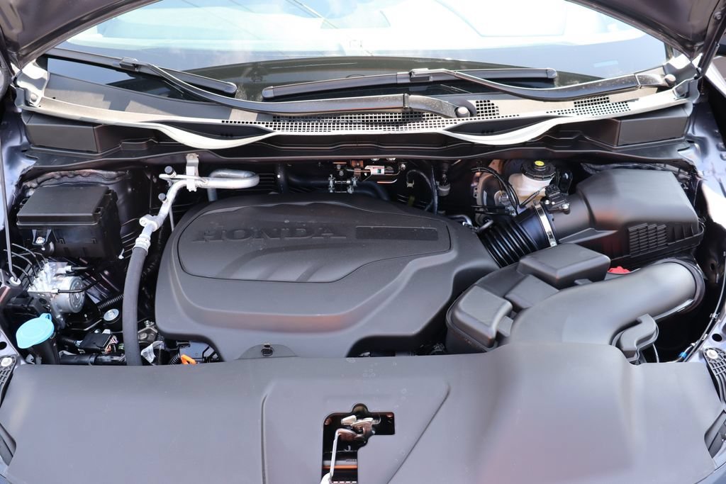 New 2026 Modern Steel Metallic Honda Touring image 37