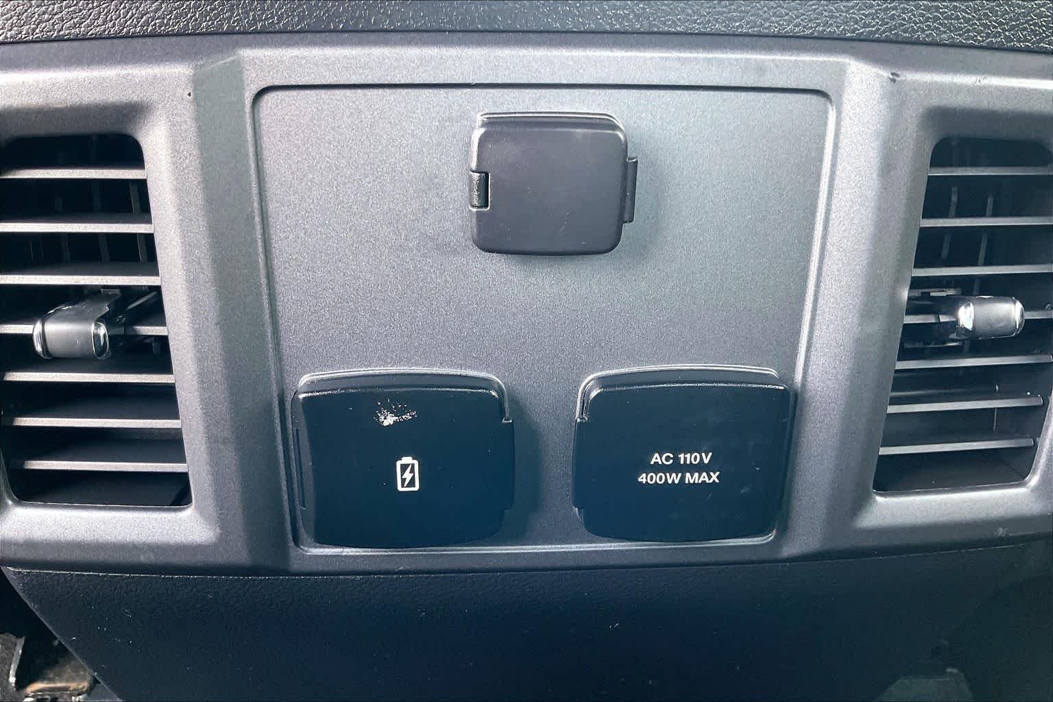 Used 2018 Oxford White Ford XLT image 32