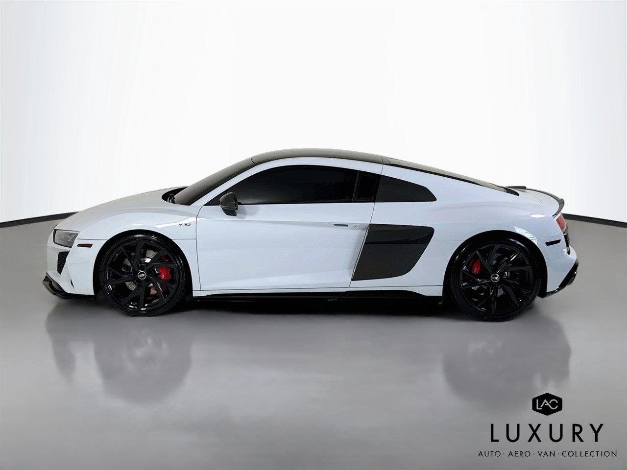 Used 2021 Suzuka Gray Metallic Audi 5.2 V10 | Carbon Ext Pkg | Diamond Stitched Int | Premium Pkg image 9