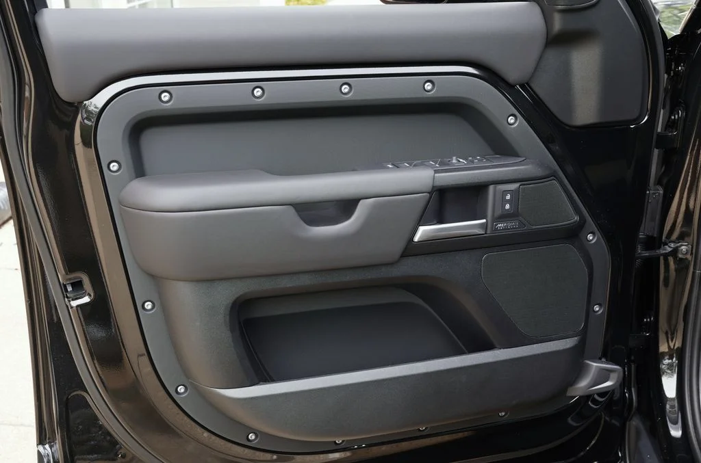 New 2026 Santorini Black Land Rover X image 10