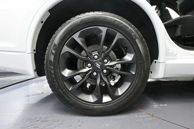 Certified Used 2024 White/off-white Dodge R/T Premium image 17