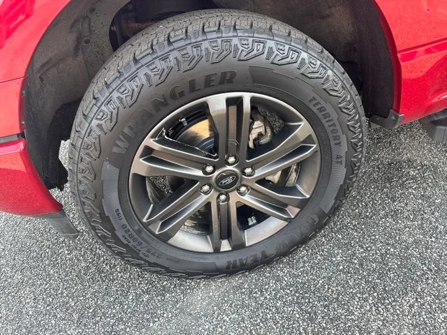 Used 2022 Red Metallic Ford Lariat image 12