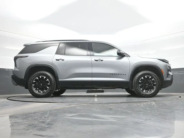 Used 2025 Gray Chevrolet Z71 image 24