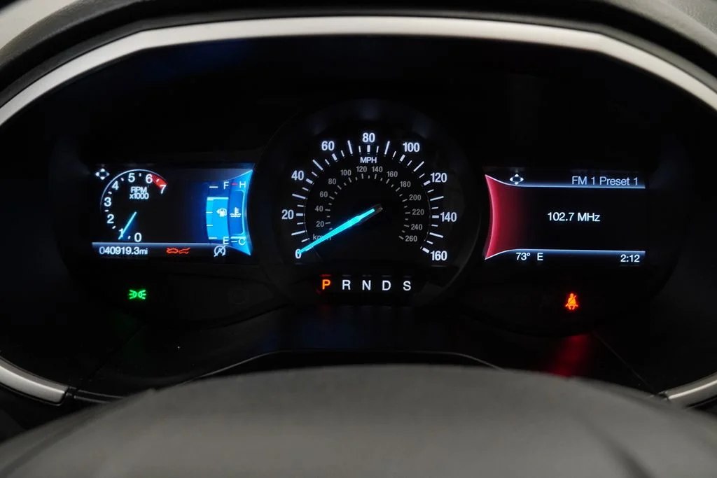 Used 2019 Gray Ford SEL image 15