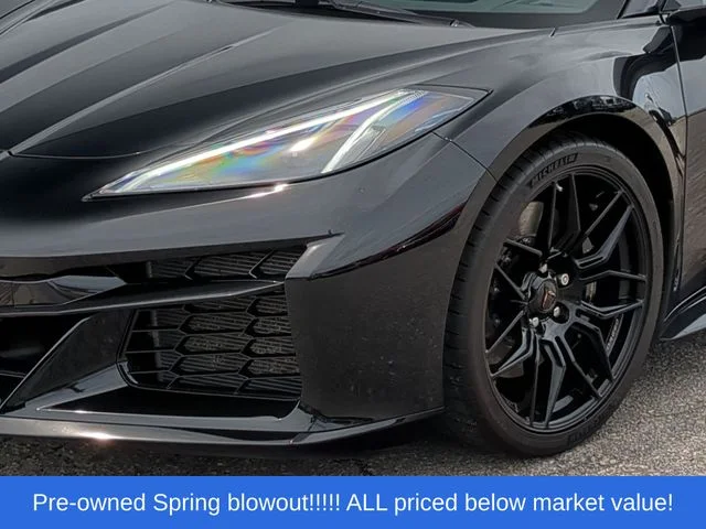 Used 2025 Black Chevrolet Z06 image 17