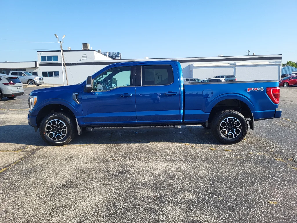 Used 2023 Atlas Blue Metallic Ford XLT image 9