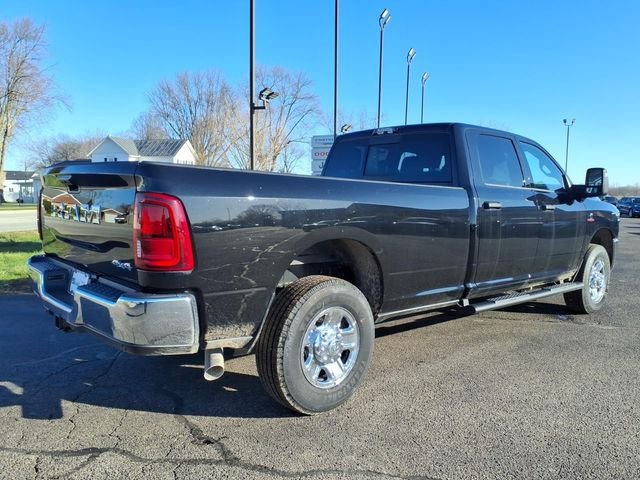 New 2026 Diamond Black Crystal Pearl-Coat Exterior Paint RAM Tradesman image 7