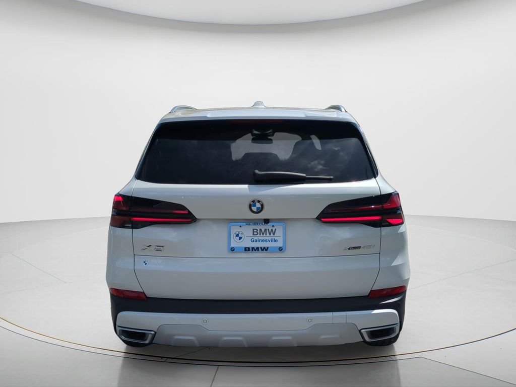 New 2026 Mineral White Metallic BMW xDrive40i image 5