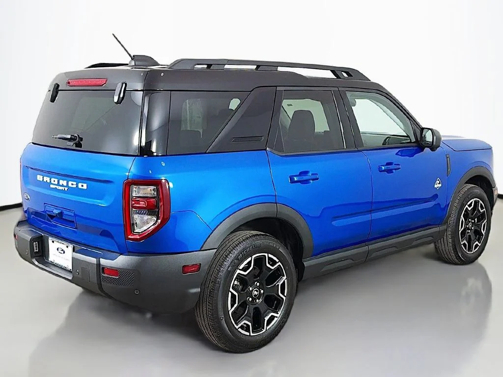 Used 2025 Velocity Blue Metallic Ford Outer Banks image 13