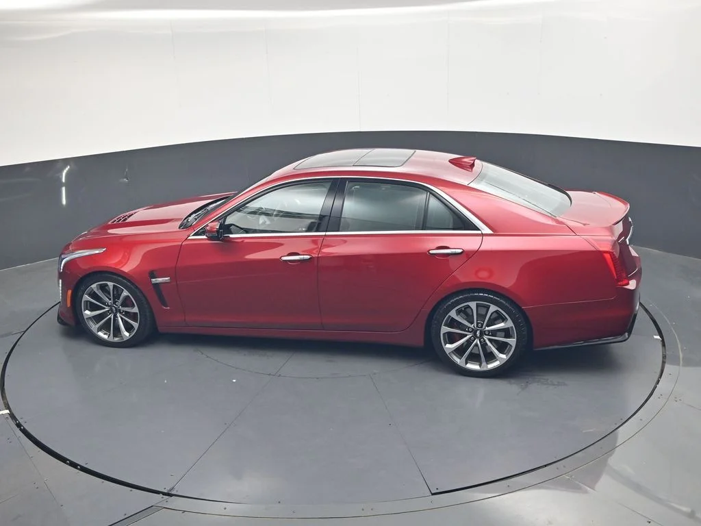 Used 2016 Red Cadillac 2SV image 41