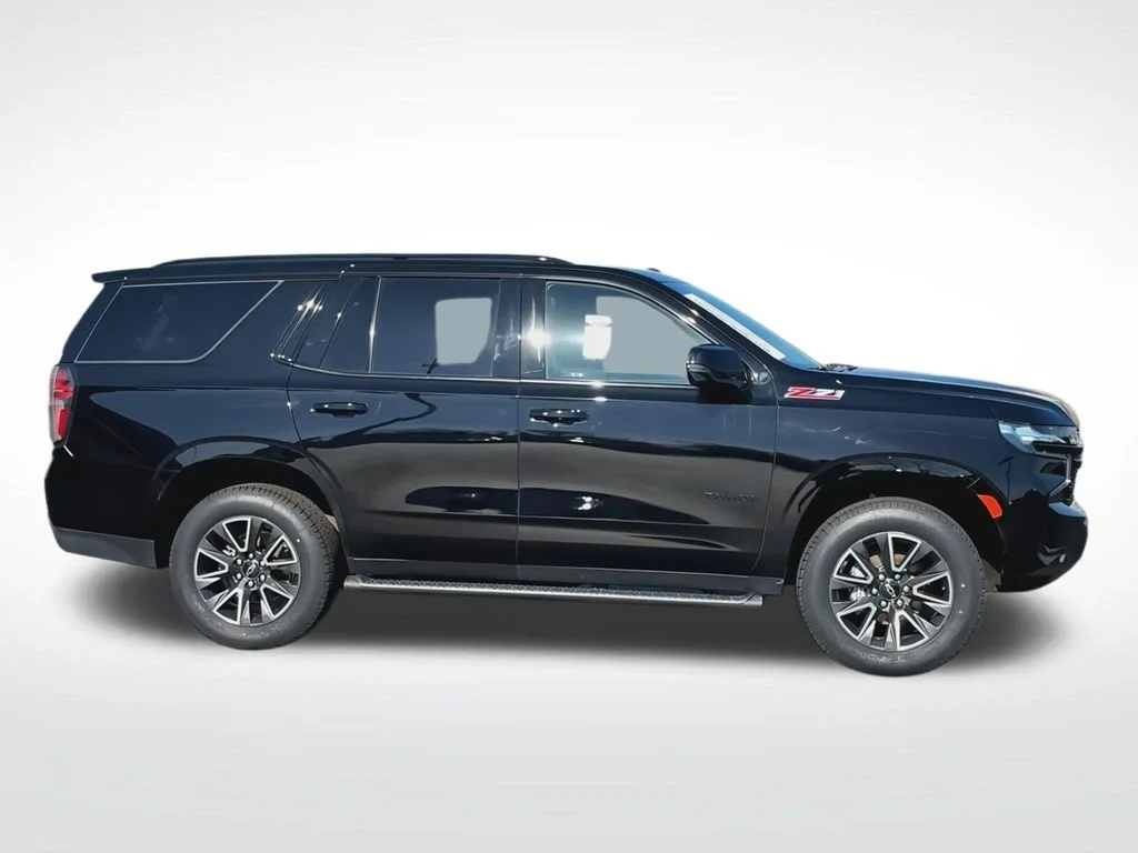 Used 2023 Black Chevrolet Z71 image 10