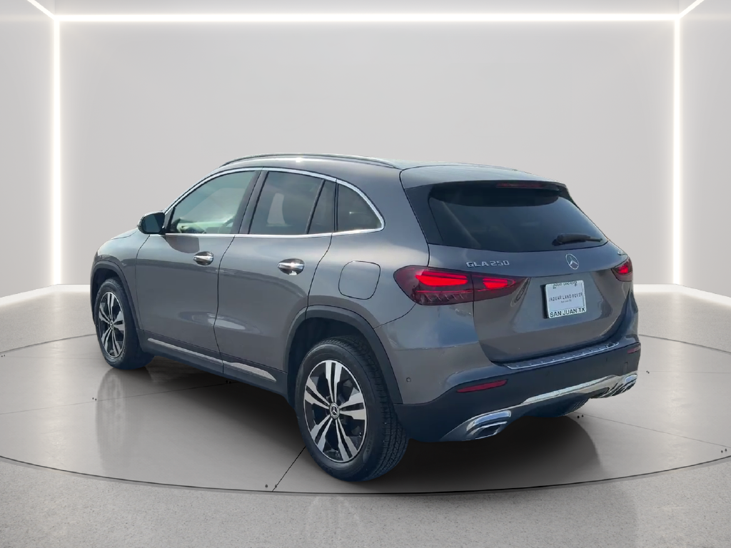 Used 2025 Mountain Gray Metallic Mercedes-Benz GLA 250 image 7