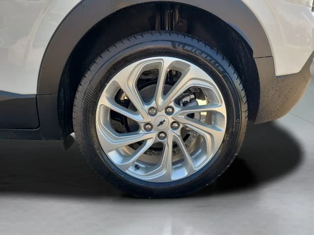 New 2027 Summit White Chevrolet LT image 34