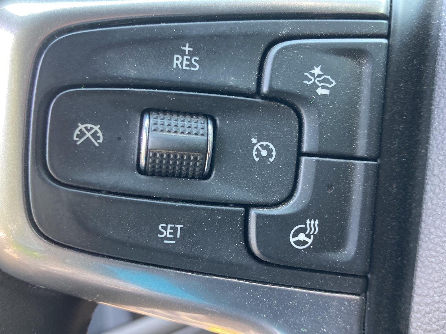 Used 2025 Summit White Chevrolet RST image 15