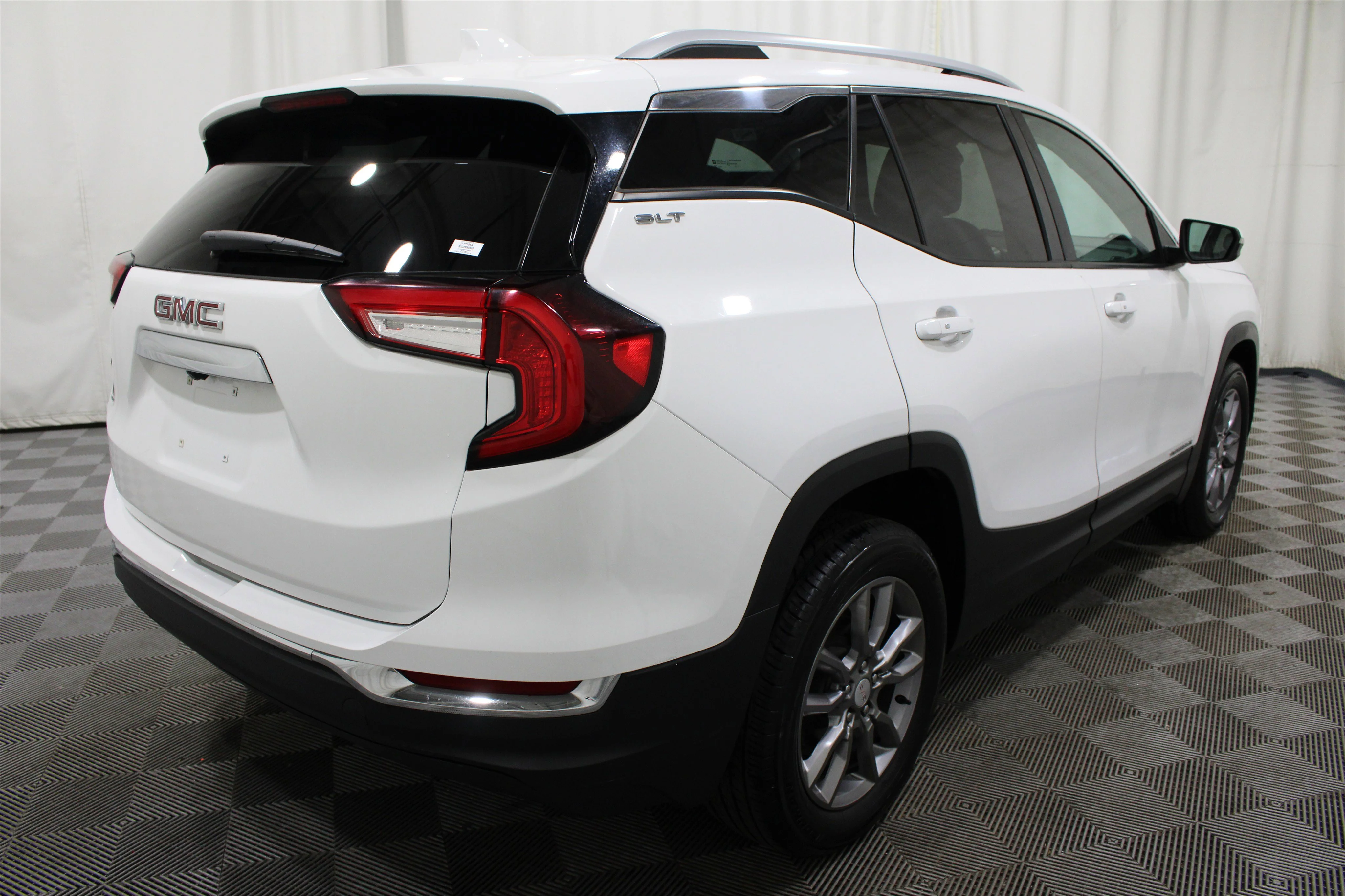 2023 GMC Terrain SLT - Photo 31