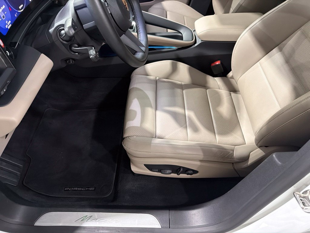 Certified Used 2025 White Porsche  image 28
