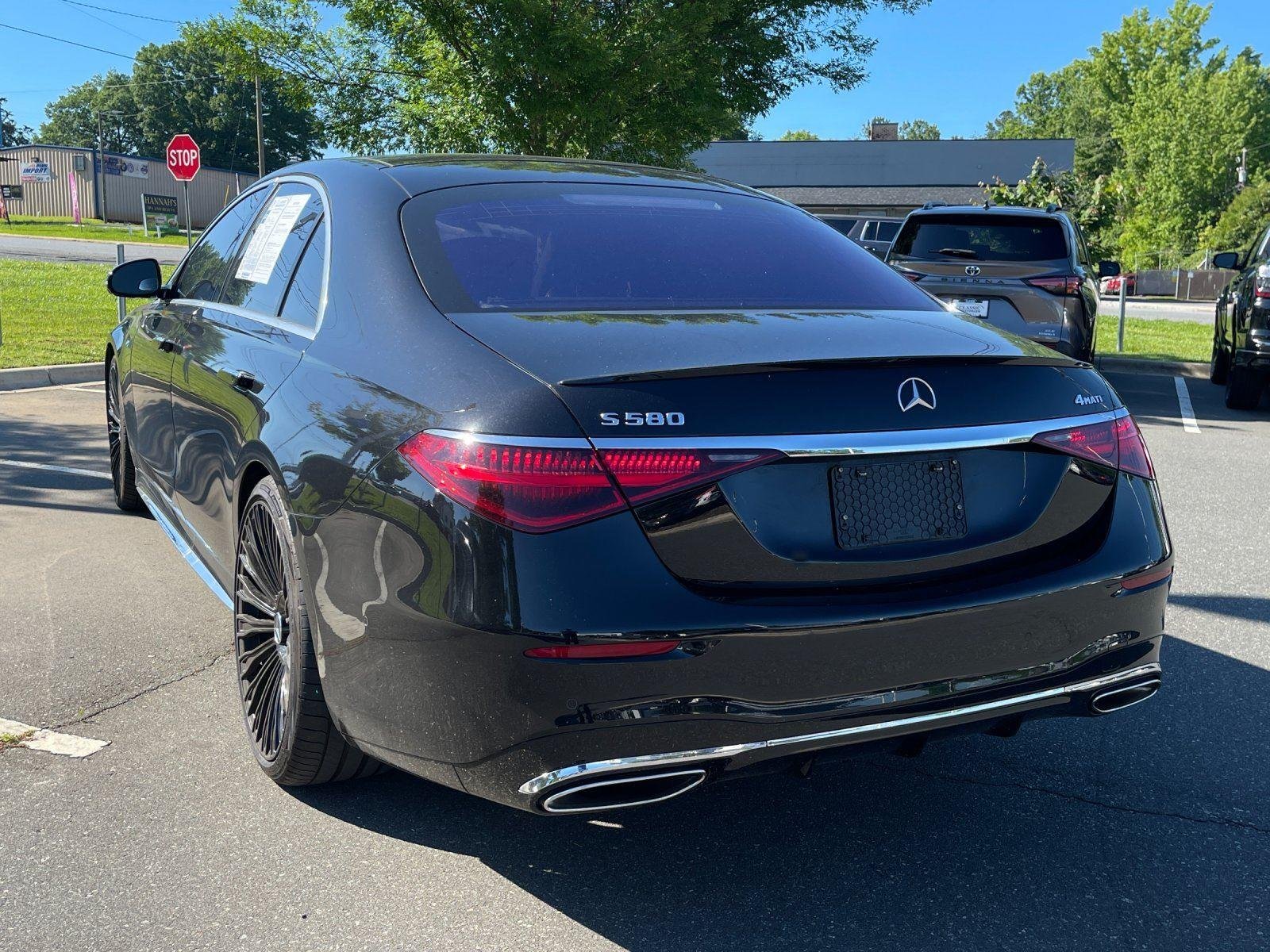Used 2022 Obsidian Black Metallic Mercedes-Benz S 580 image 3