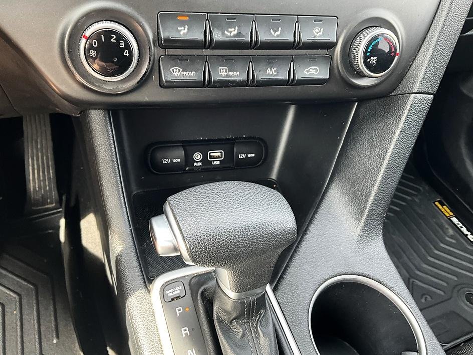 Used 2018 Red Kia LX image 21