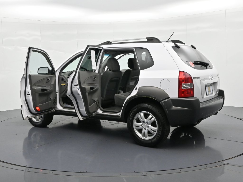 Used 2006 White Hyundai Limited image 23