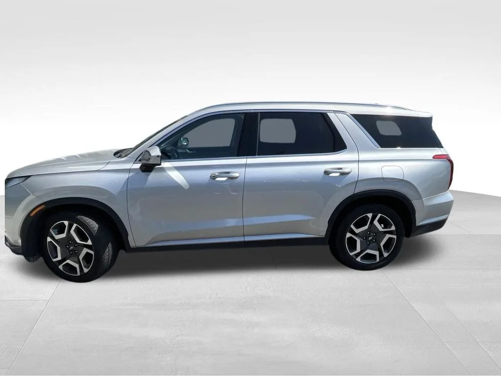 Used 2024 Silver Hyundai SEL image 7