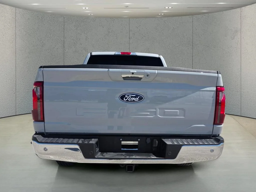 Used 2024 Avalanche Ford XLT image 6