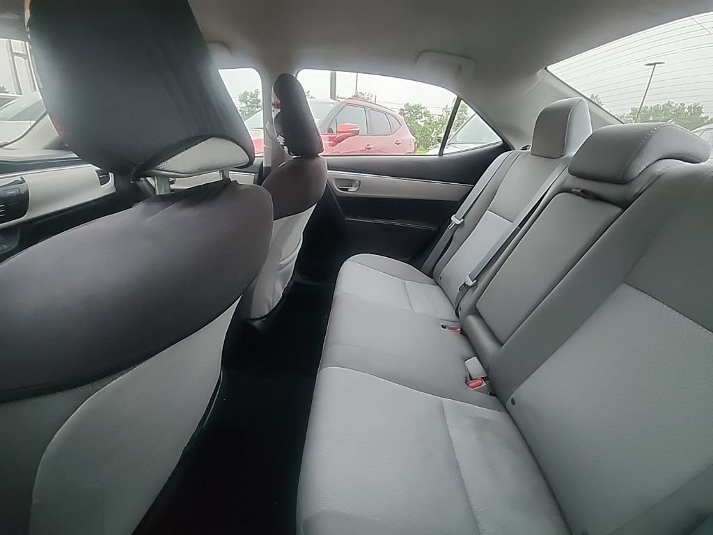 Used 2016 Classic Silver Me Toyota L image 5