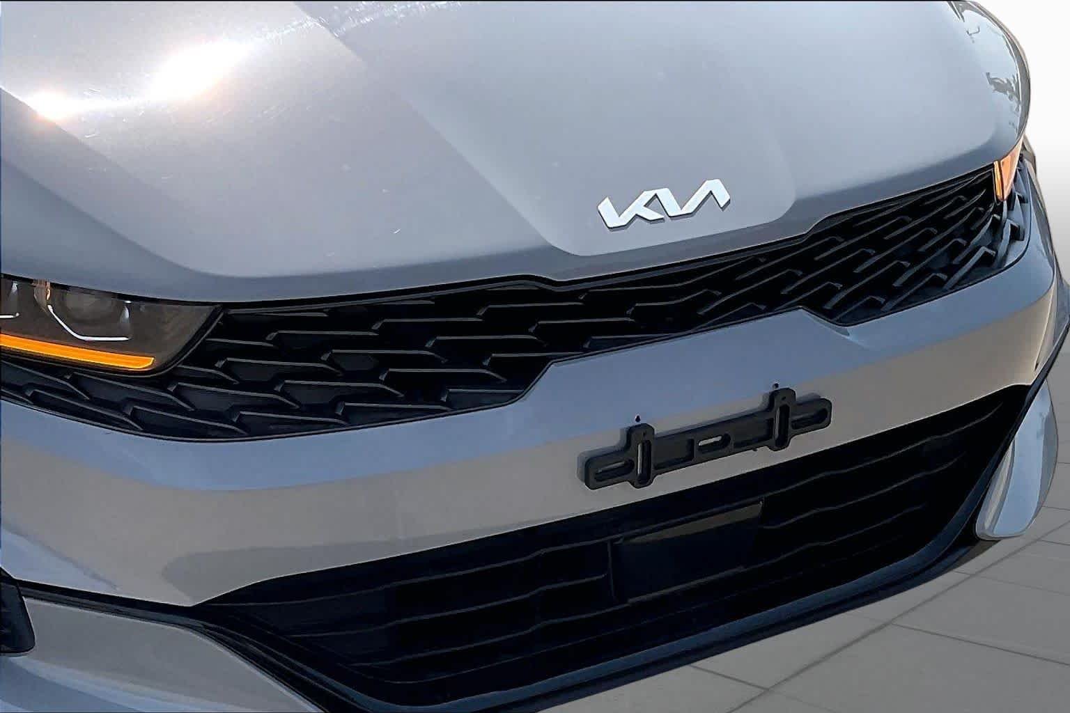 Used 2023 Wolf Gray Kia GT-Line image 32