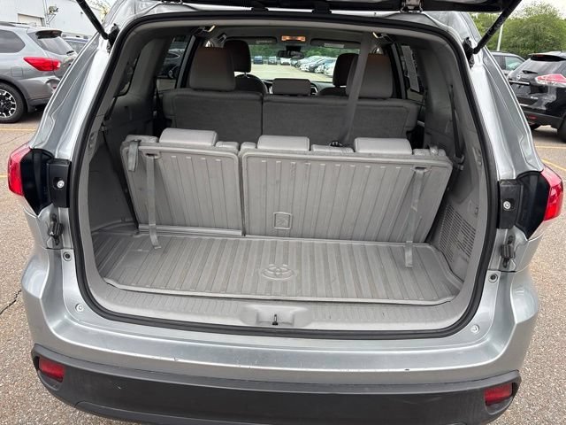 Used 2019 Celestial Silver Metallic Toyota LE image 9