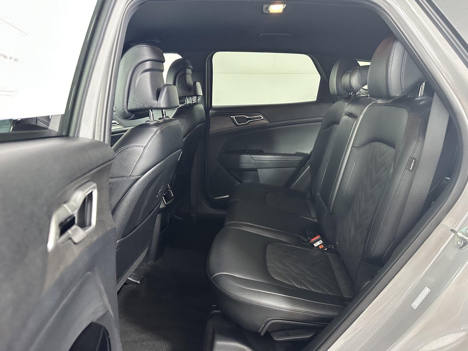 Used 2025 Wolf Gray Kia X-Line image 30