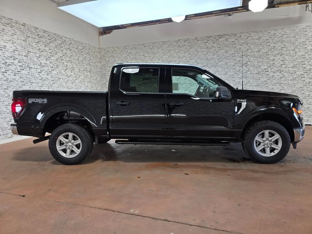 New 2026 Black Ford XLT image 7
