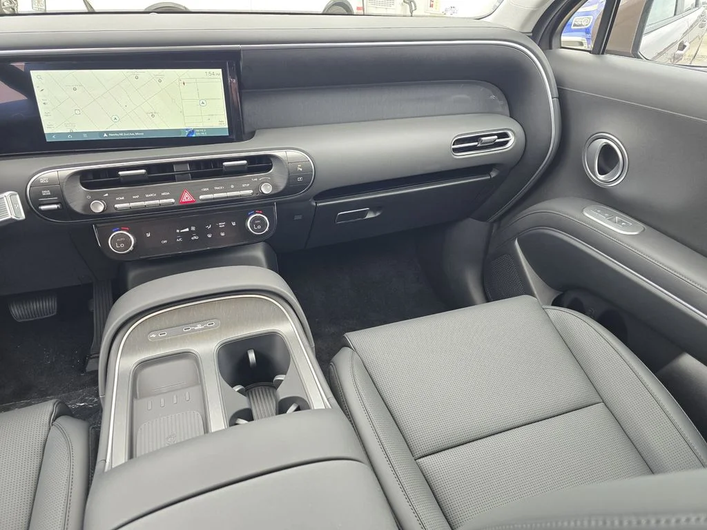 New 2026 White Hyundai Blue SEL image 9