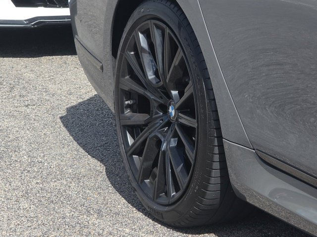 Used 2022 Gray BMW 750i xDrive image 10