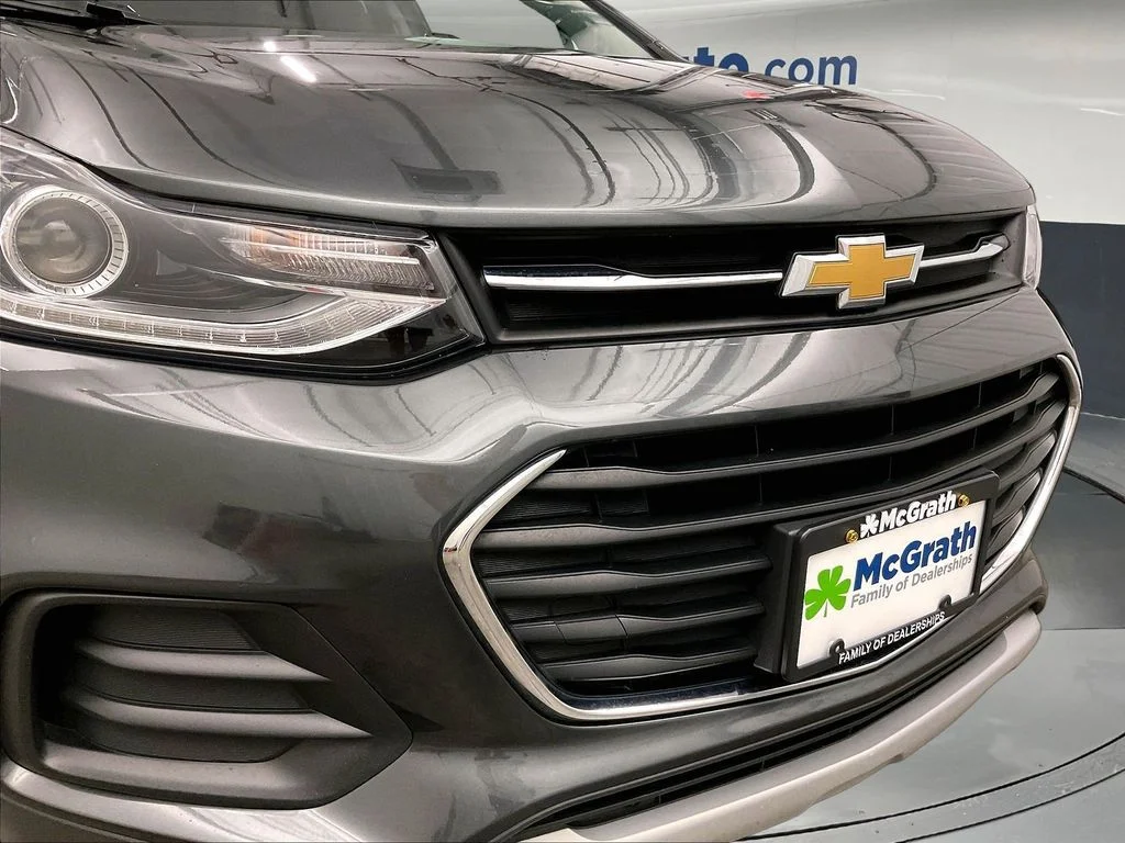 Used 2020 Gray Chevrolet LT image 32