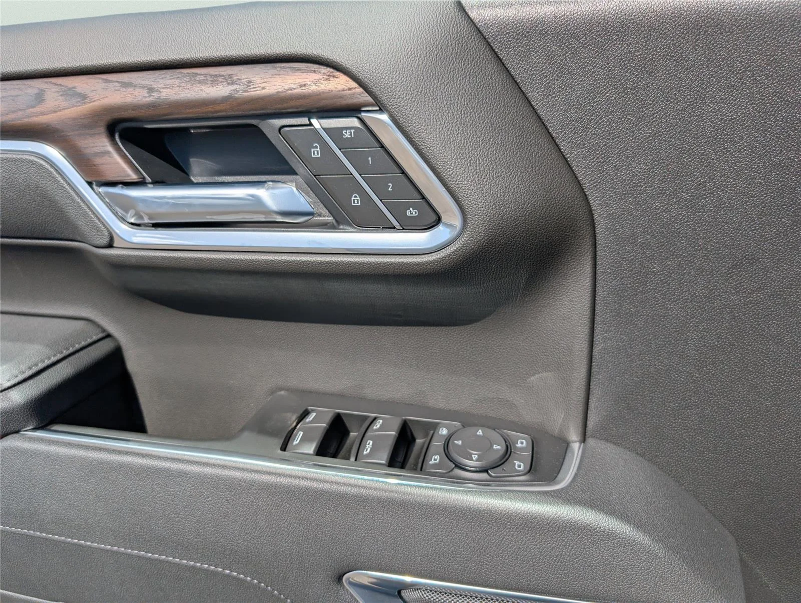 New 2026 Summit White GMC SLT image 31