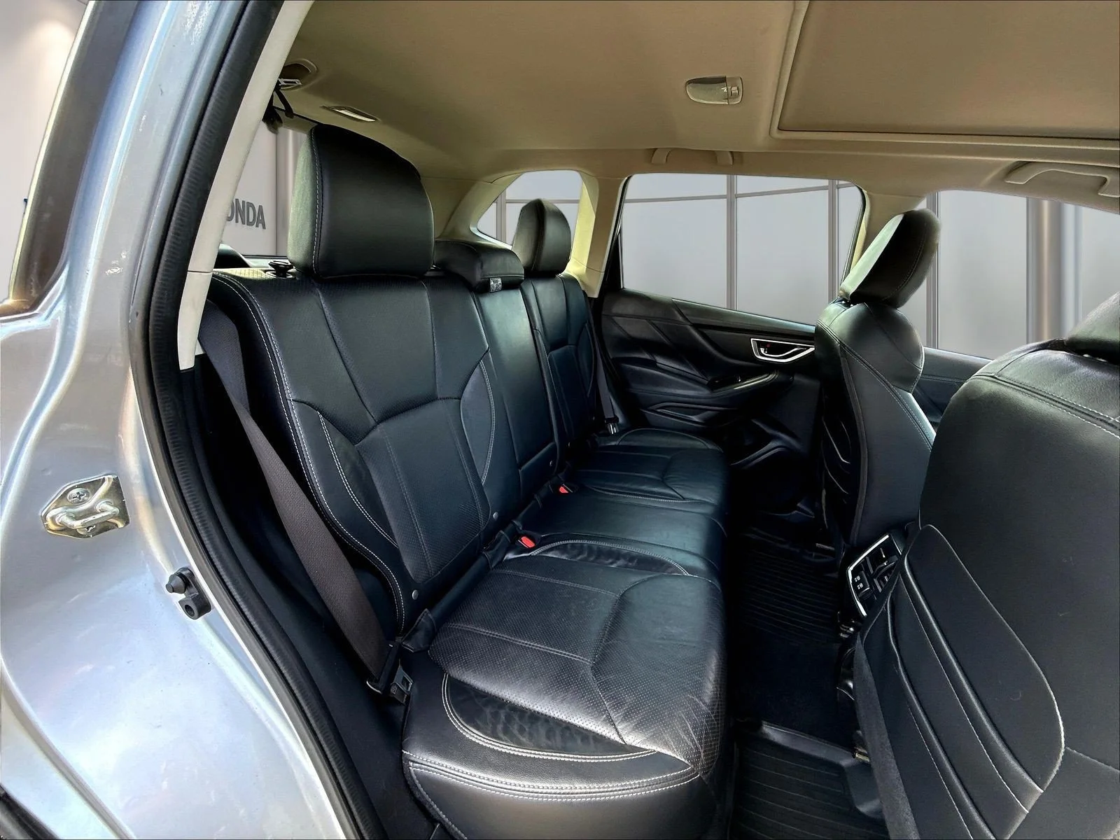 Used 2020 Ice Silver Metallic Subaru Limited image 28