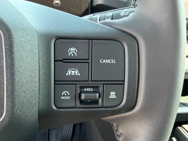 New 2026 Cloud Toyota XLE Premium image 13