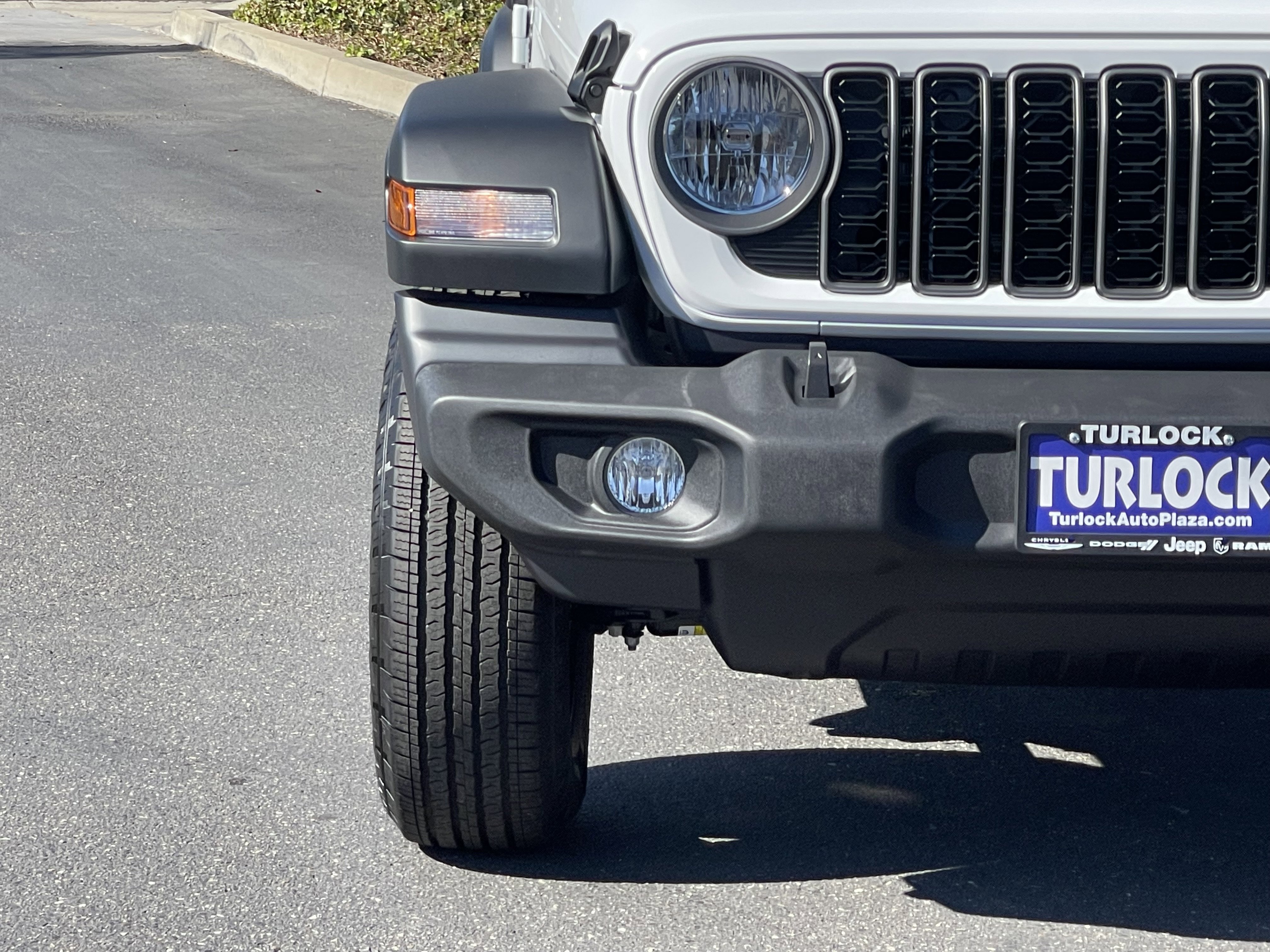 View vehicle photo 5