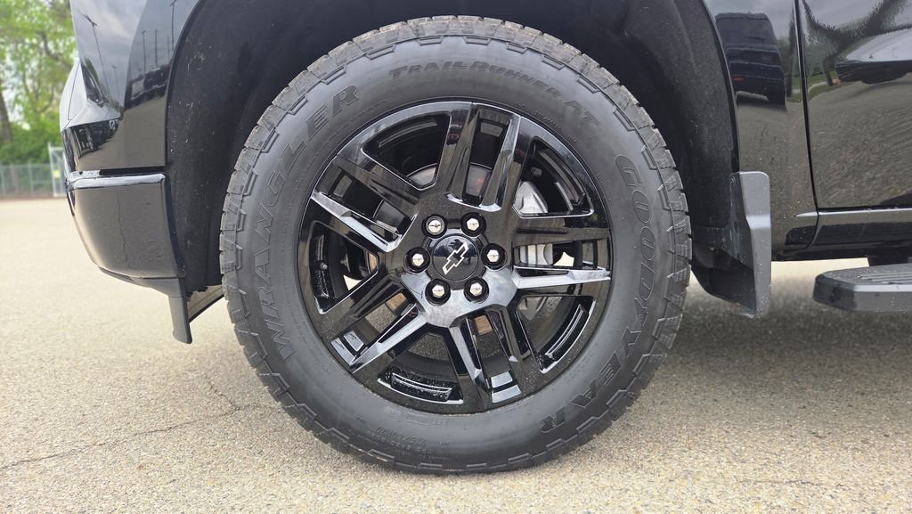 Used 2026 Black Chevrolet RST image 10