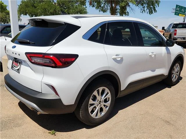 Used 2024 White Ford Active Front-Wheel Drive image 2