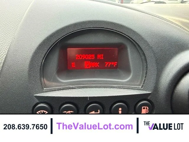 Used 2005 Red Pontiac GT image 23
