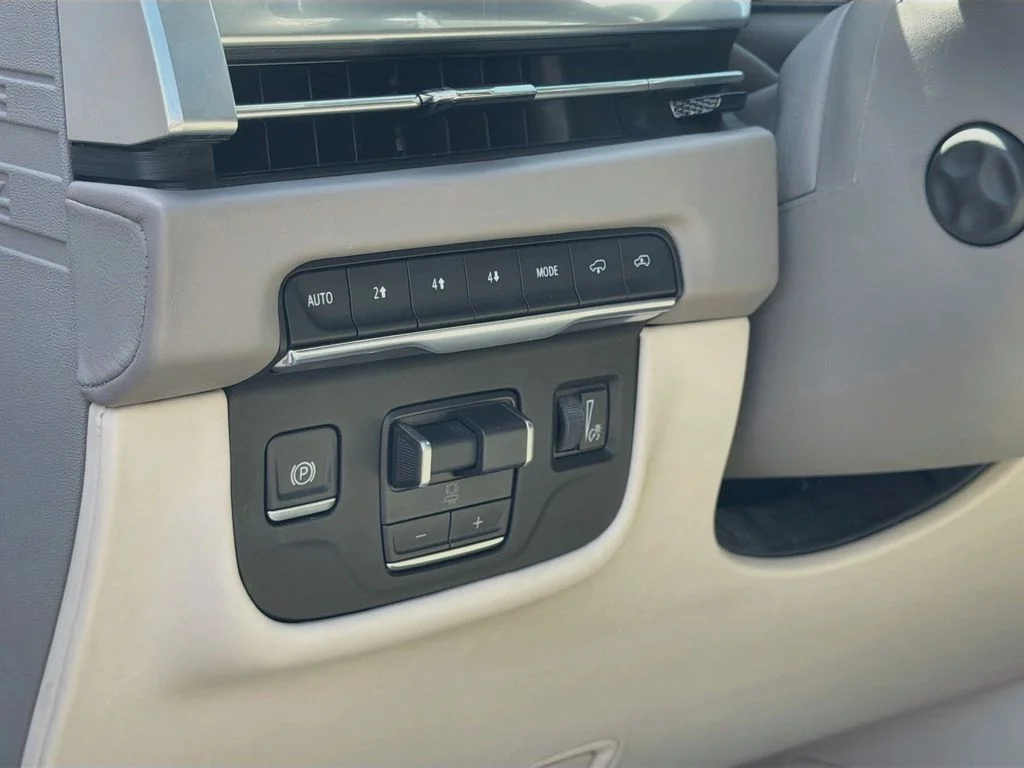 Used 2025 Black Cadillac Sport Platinum image 10
