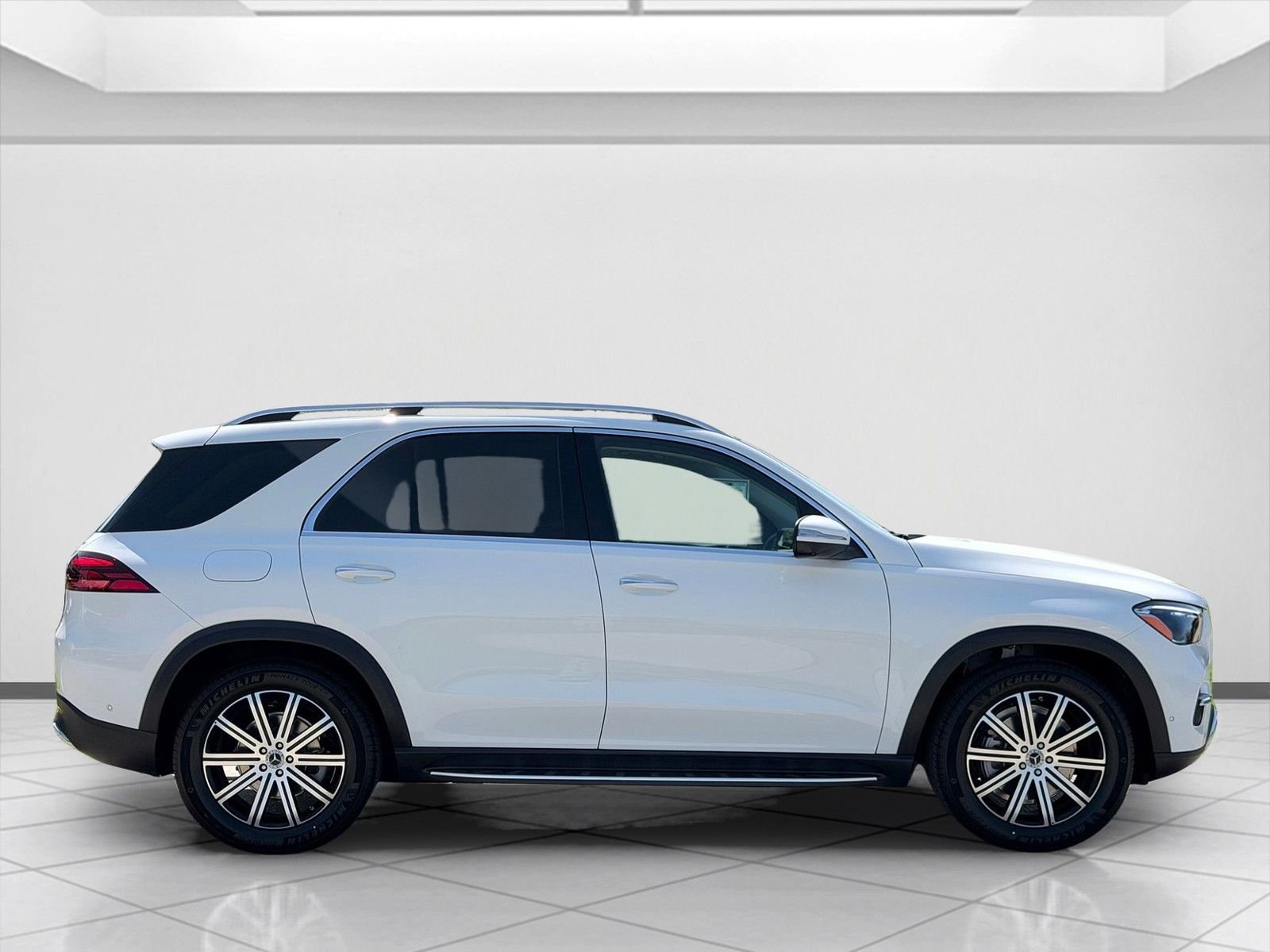New 2026 Polar White Mercedes-Benz GLE 350 image 2