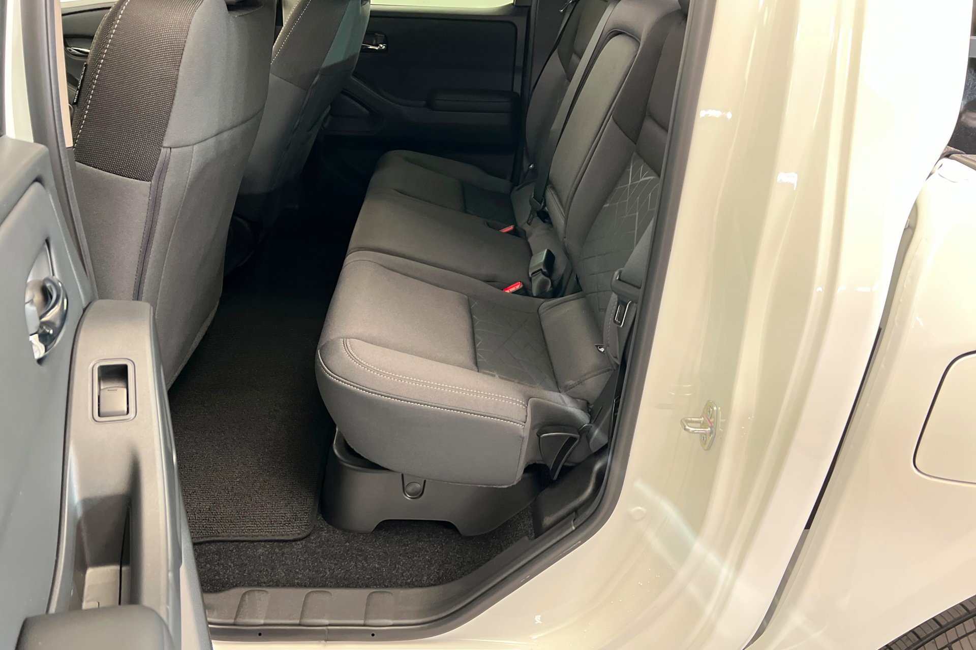 2026 Nissan Frontier SV - Photo 22